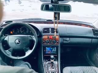 1998 Mercedes-Benz CLK-Класс 200 I (W208), чёрный, 350000 рублей, вид 5