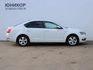 2018 Skoda Octavia III (A7) Рестайлинг, белый, 1619000 рублей, вид 4