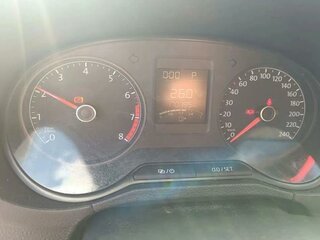 2016 Volkswagen Polo V Рестайлинг, серебристый, 811000 рублей, вид 4