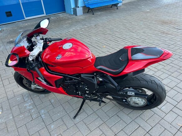 2022 MV Agusta F3 800, красный, 1250000 рублей - вид 4