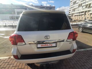 2015 Toyota Land Cruiser 200 Series Рестайлинг 1, белый, 3750000 рублей, вид 4