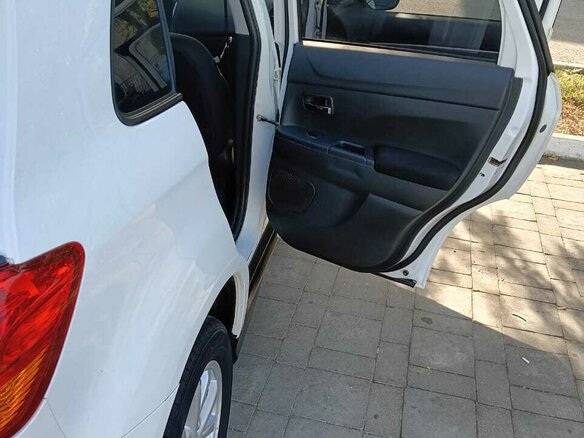 2012 Mitsubishi ASX I Рестайлинг, белый, 1180000 рублей - вид 18