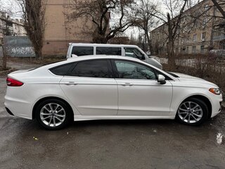 2019 Ford Fusion (North America) II Рестайлинг, белый, 2150000 рублей, вид 4
