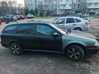 2001 Skoda Octavia I (A4) Рестайлинг, чёрный, 320000 рублей, вид 4