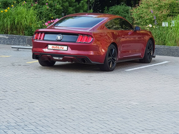2015 Ford Mustang VI, красный