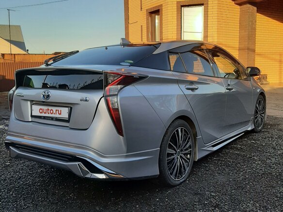2018 Toyota Prius IV (XW50), серый, 2100000 рублей - вид 3