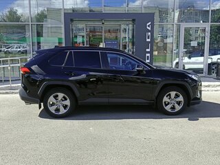 2020 Toyota RAV4 V (XA50), чёрный, 2674000 рублей, вид 4