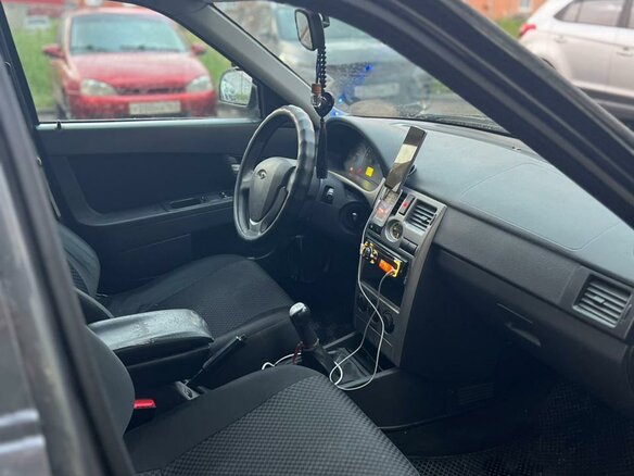 2013 Lada (ВАЗ) Priora I, серый, 180000 рублей - вид 5