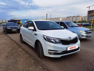 2016 Kia Rio III Рестайлинг, белый, 750000 рублей, вид 3
