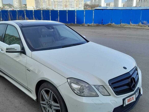 2011 Mercedes-Benz E-Класс 350 IV (W212, S212, C207), чёрный, 2000000 рублей - вид 1