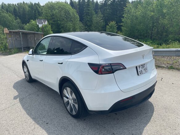 2023 Tesla Model Y Long Range Dual Motor I, белый, 4750000 рублей - вид 5