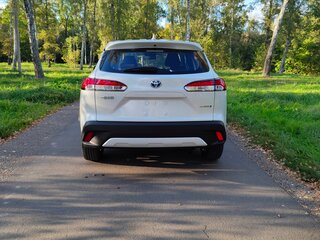 2024 Toyota Corolla Cross I, белый, 3550000 рублей, вид 5