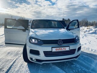 2011 Volkswagen Touareg II, белый, 2100000 рублей, вид 2
