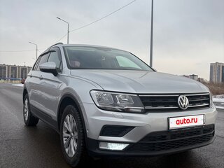 2017 Volkswagen Tiguan II, серебристый, 2010000 рублей, вид 1