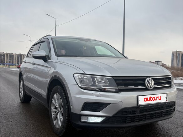 2017 Volkswagen Tiguan II, серебристый, 2100000 рублей