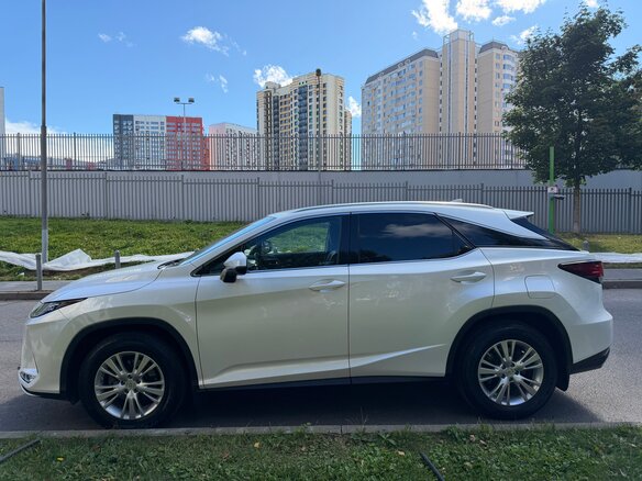 2020 Lexus RX 300 IV Рестайлинг, белый, 4850000 рублей - вид 8