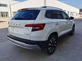 2021 Skoda Karoq I Рестайлинг, белый, 1700000 рублей, вид 4