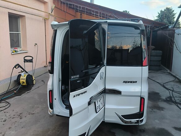 2019 Honda Stepwgn Spada V Рестайлинг, белый, 2375000 рублей - вид 6