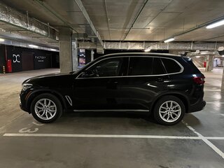 2019 BMW X5 40i IV (G05/G18), чёрный, 4999999 рублей, вид 3