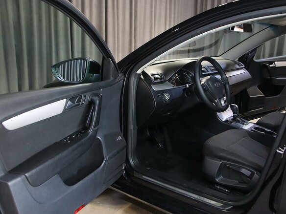 2014 Volkswagen Passat B7, чёрный - вид 6