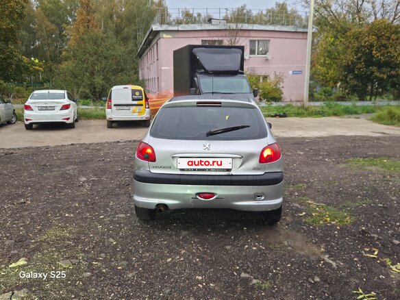 2004 Peugeot 206, серебристый - вид 2