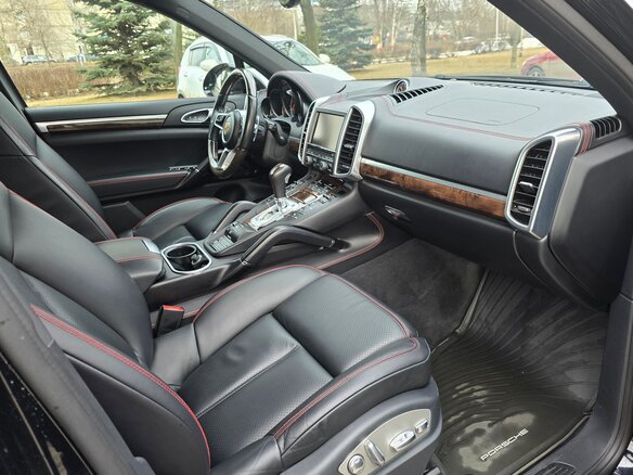 2016 Porsche Cayenne Diesel II Рестайлинг (958), чёрный, 3650000 рублей - вид 17