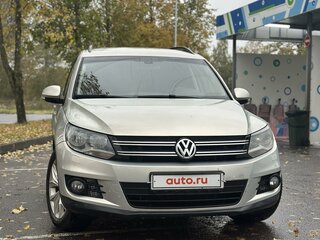 2014 Volkswagen Tiguan I Рестайлинг, серебристый, 1400000 рублей, вид 3