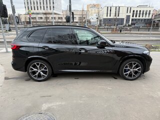2022 BMW X5 40i IV (G05/G18), чёрный, 10249999 рублей, вид 2