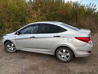 2011 Hyundai Solaris I, серебристый, 600000 рублей, вид 2