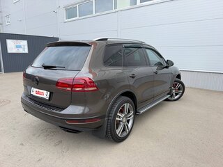 2015 Volkswagen Touareg II Рестайлинг, коричневый, 2320000 рублей, вид 5