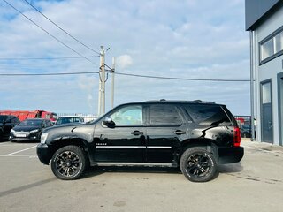 2013 Chevrolet Tahoe 6AT III, чёрный, 1799000 рублей, вид 3