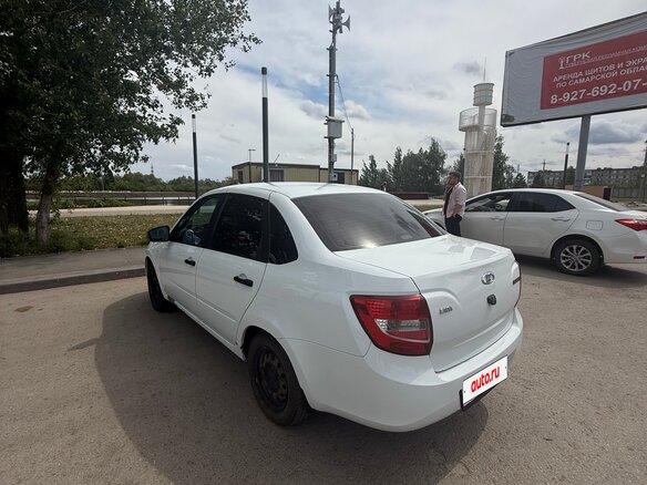 2017 Lada (ВАЗ) Granta I, белый, 450000 рублей - вид 4