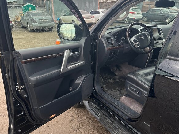 2015 Toyota Land Cruiser 200 Series Рестайлинг 1, чёрный, 4300000 рублей - вид 7