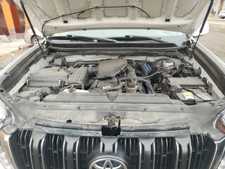 2016 Toyota Land Cruiser Prado 6-speed 150 Series Рестайлинг 1, белый, 4000000 рублей, вид 2
