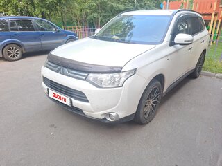 2013 Mitsubishi Outlander III, белый, 1500000 рублей, вид 1
