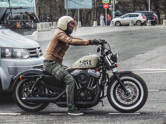 2013 Harley-Davidson Sportster 1200, бежевый - вид 8