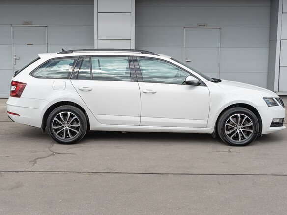 2017 Skoda Octavia III (A7) Рестайлинг, белый - вид 6