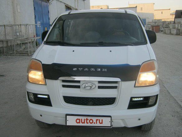 2004 Hyundai H-1 I Рестайлинг, белый - вид 1