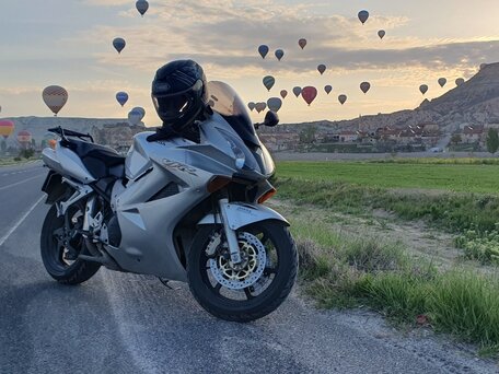2002 Honda VFR 800, серебристый, 650000 рублей, вид 1