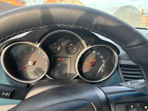 2011 Chevrolet Cruze I, чёрный, 700000 рублей - вид 8