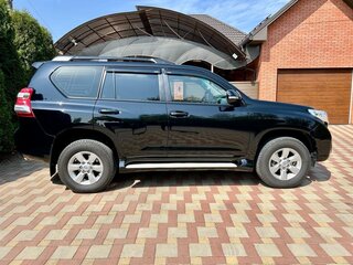 2017 Toyota Land Cruiser Prado 6-speed 150 Series Рестайлинг 1, чёрный, 4150000 рублей, вид 3