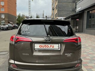2017 Toyota RAV4 IV (XA40) Рестайлинг, коричневый, 2600000 рублей, вид 3
