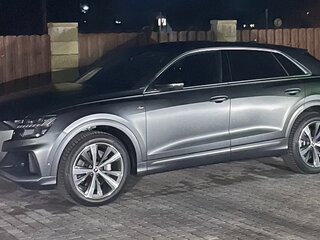 2021 Audi Q8 55 TFSI I (4M), серый, 7973188 рублей, вид 1