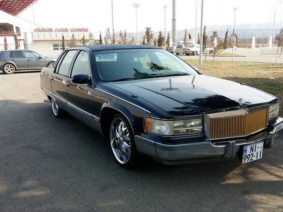 1994 Cadillac Fleetwood II, голубой