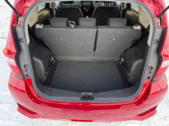 2017 Nissan Note e-Power II Рестайлинг, красный, 1150000 рублей - вид 27