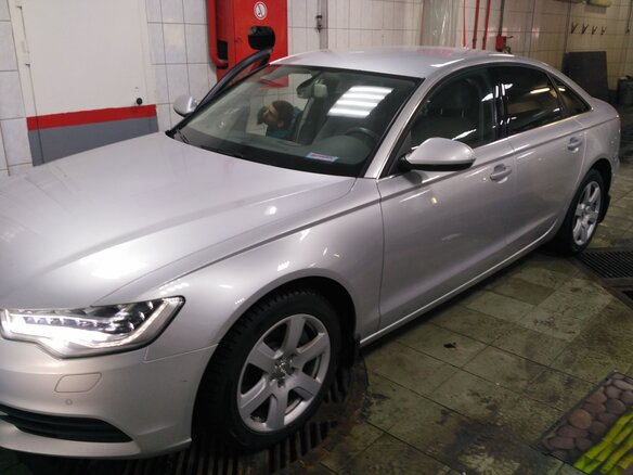 2011 Audi A6 IV (C7), серебристый - вид 2