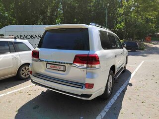 2012 Toyota Land Cruiser 200 Series Рестайлинг 1, белый, 4000000 рублей, вид 4