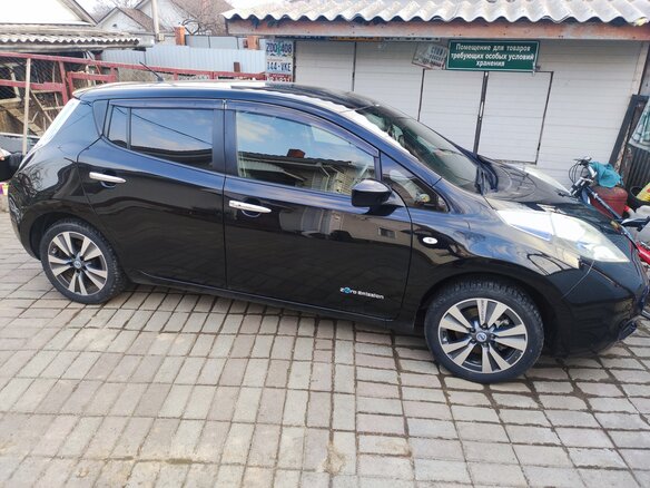 2016 Nissan Leaf (EM57) I (ZE0/AZE0), чёрный, 615000 рублей - вид 7