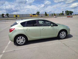 2011 Opel Astra J, серый, 625000 рублей, вид 3