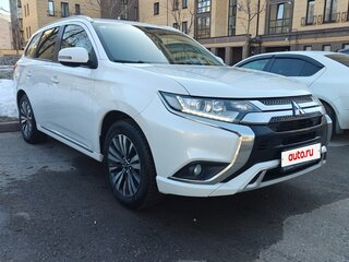 2022 Mitsubishi Outlander III Рестайлинг 3, белый, 2190000 рублей, вид 1